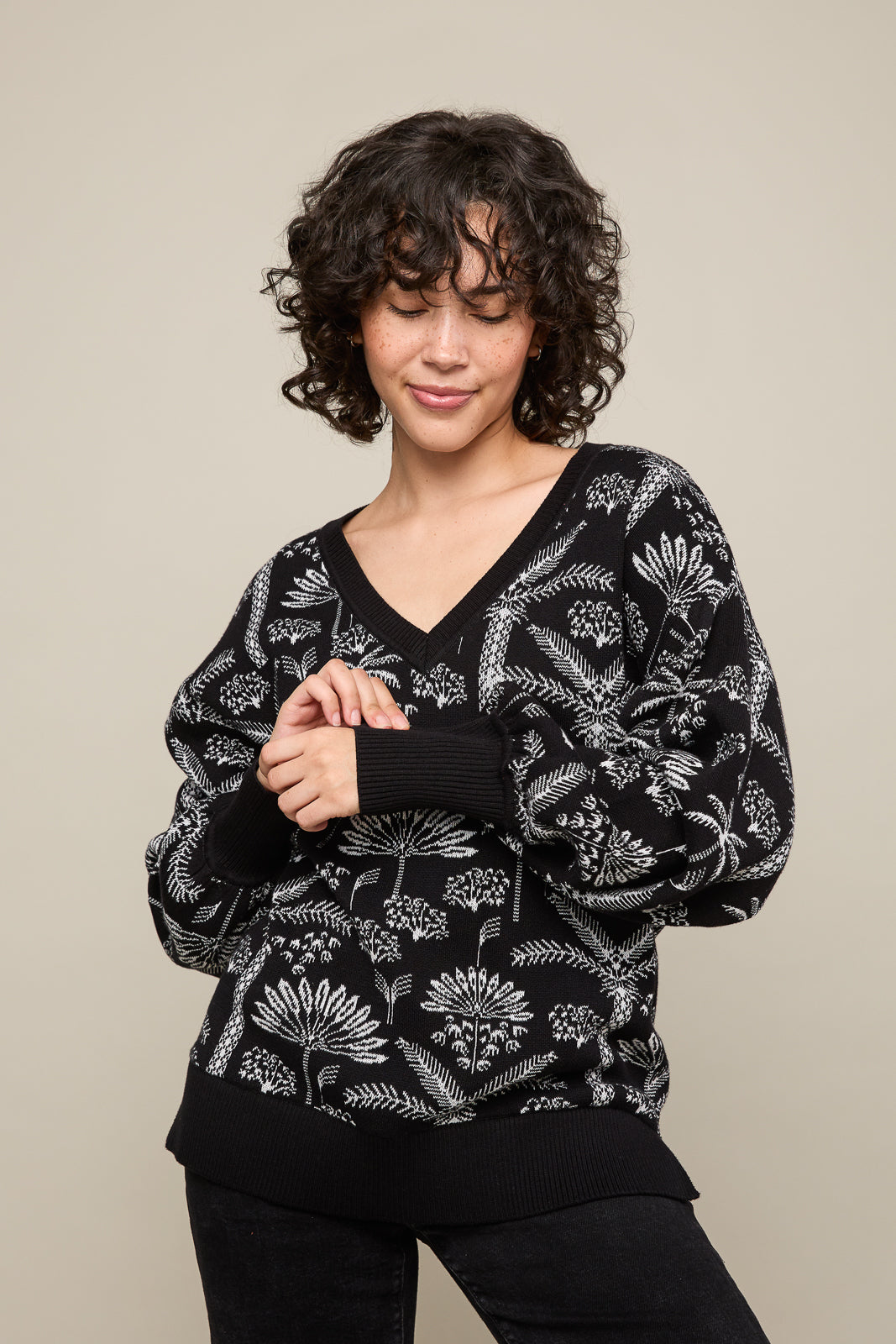 V-neck Sweater in Paloma