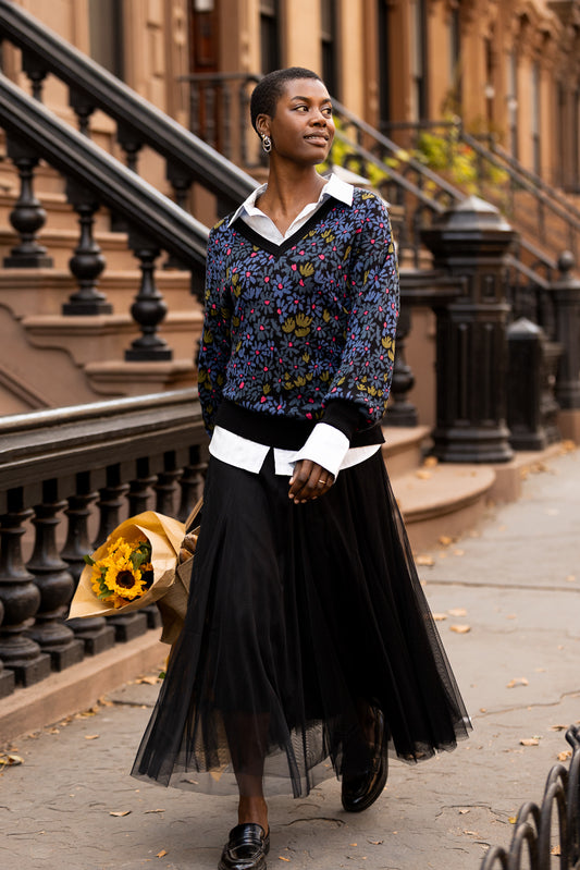 V-neck Sweater in Blue Daisy