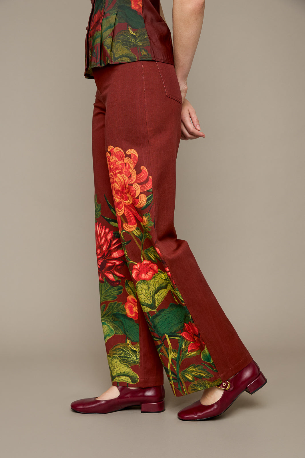 Joanna Pant in Chrysanthemum