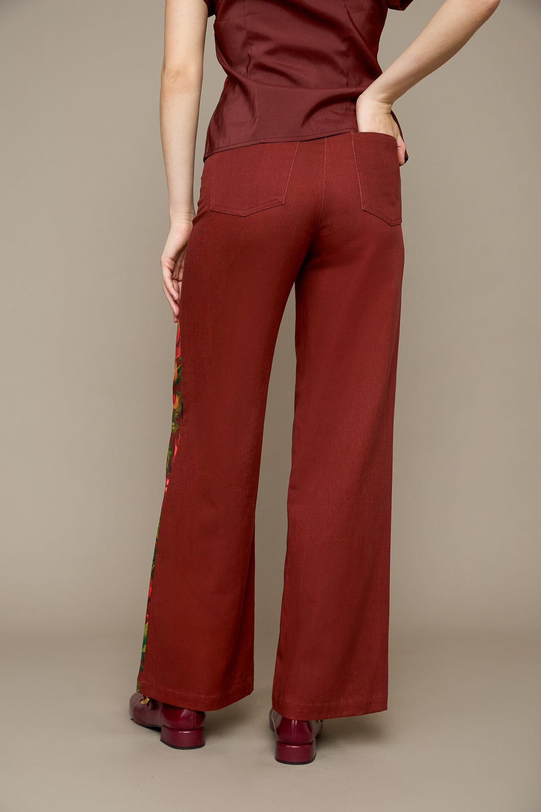 Joanna Pant in Chrysanthemum