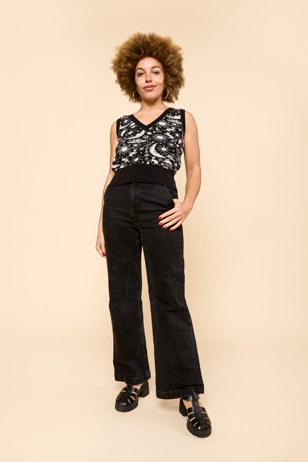 Knit Vest in Black Celestial – Mixed by Nasrin