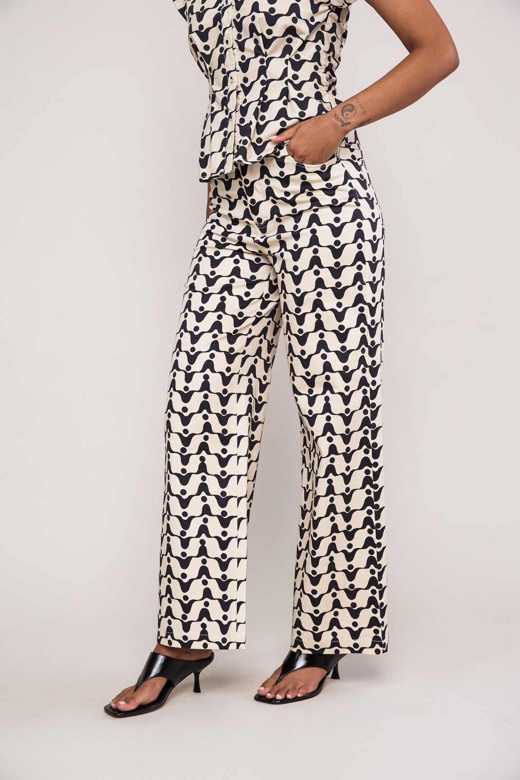 Joanna Pant in Acacia