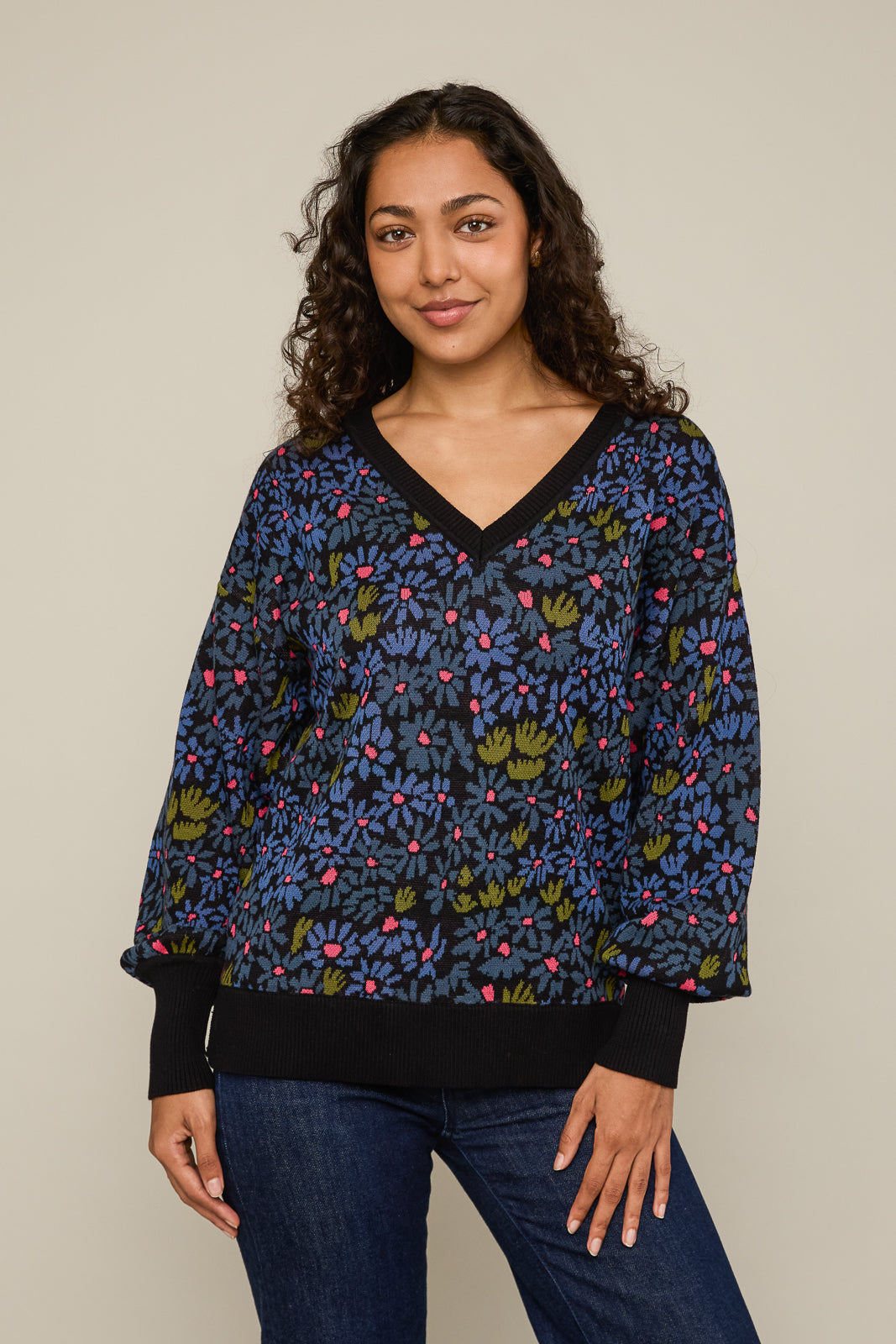 V-neck Sweater in Blue Daisy