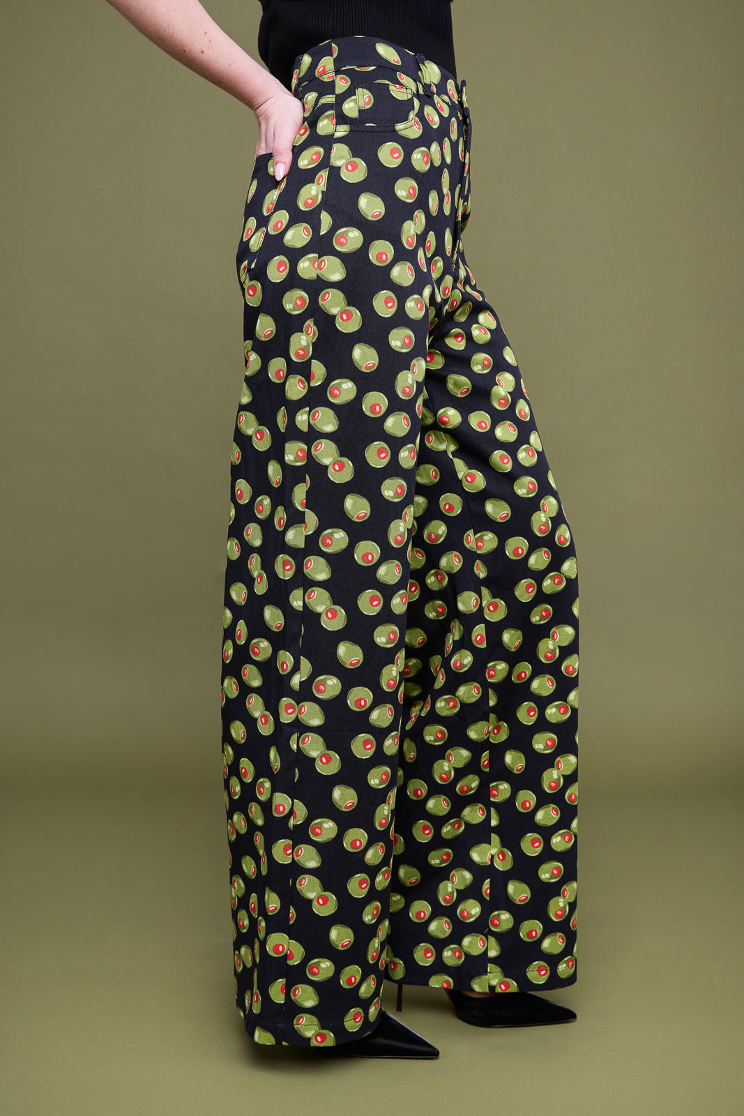 Joanna Pant in Olive Martini